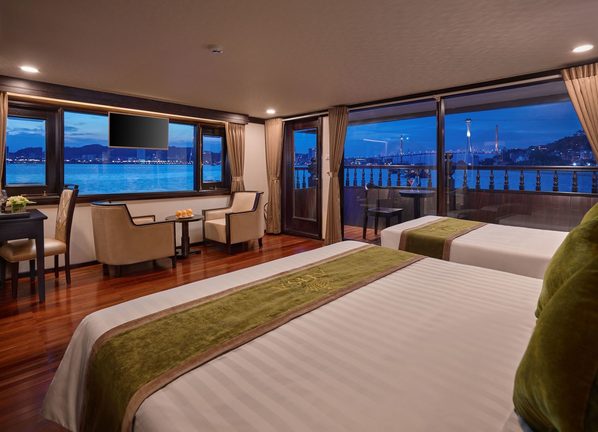 Готель Alisa Premier Cruise Халонг Екстер'єр фото